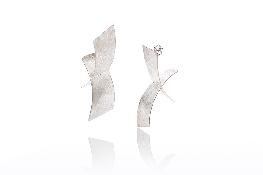 Fly Earrings Movable